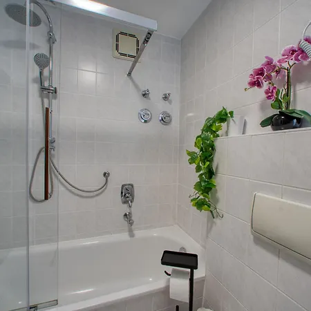 Appartement Dresdenstay Gompitzer Strasse Balkon Kamin Ps4 Parkplatz